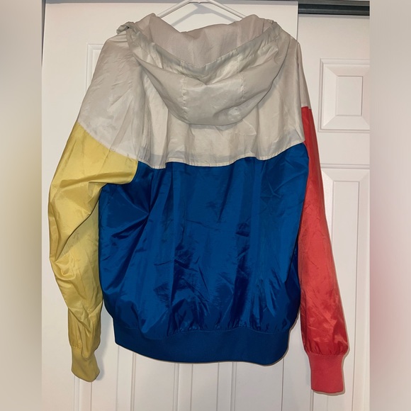 Men’s Nike Windbreaker - Picture 2 of 3